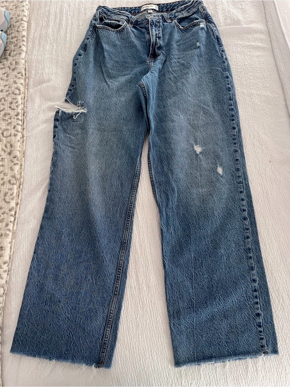 Abercrombie & Fitch Women's The Loose
High Rise jeans 29 /8 Long